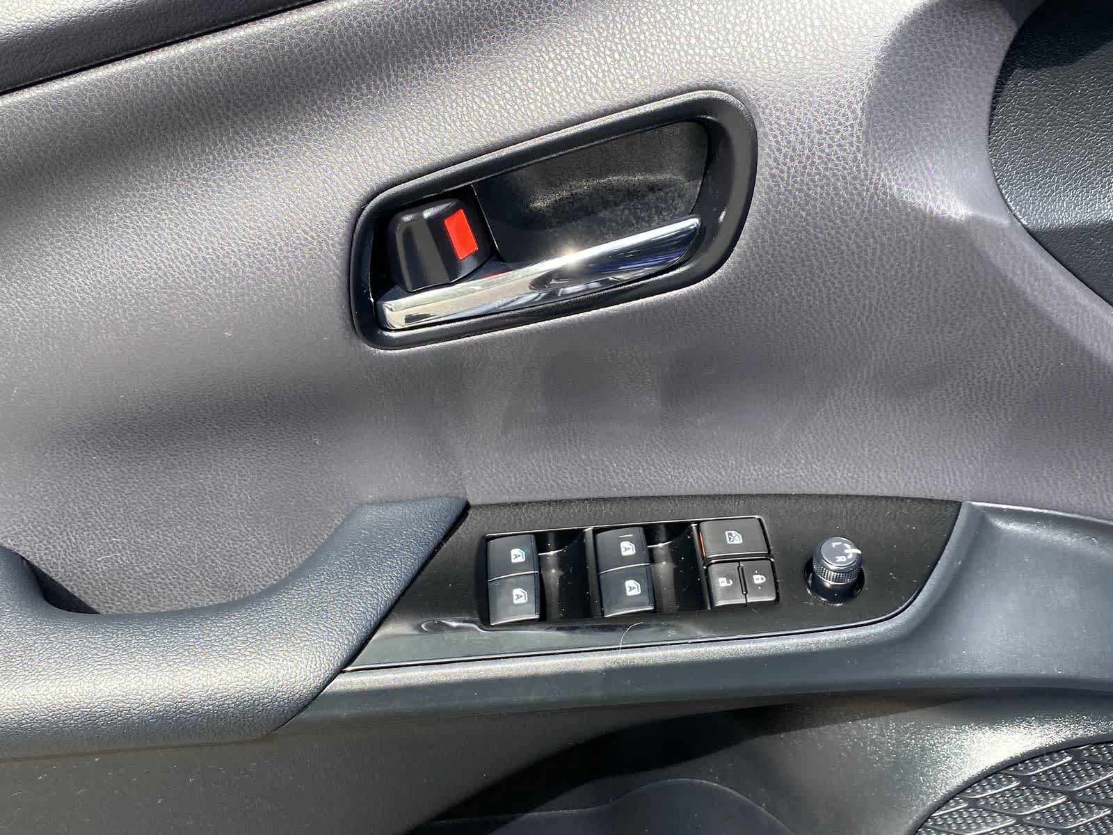Used 2018 Toyota Prius Three Touring w/ Appearance Package FWD image 19