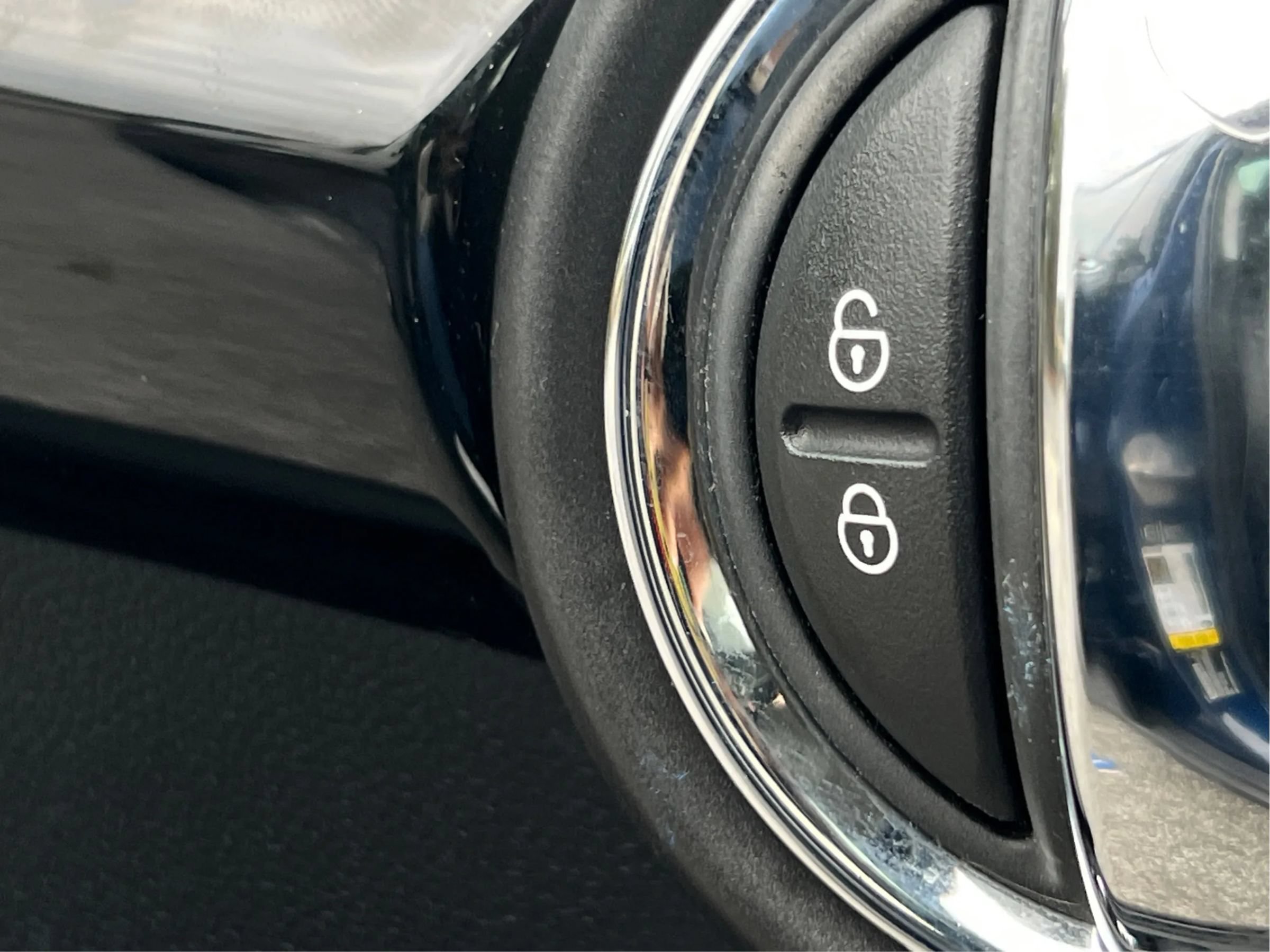 Used 2015 MINI Cooper 4-Door Hardtop FWD image 37
