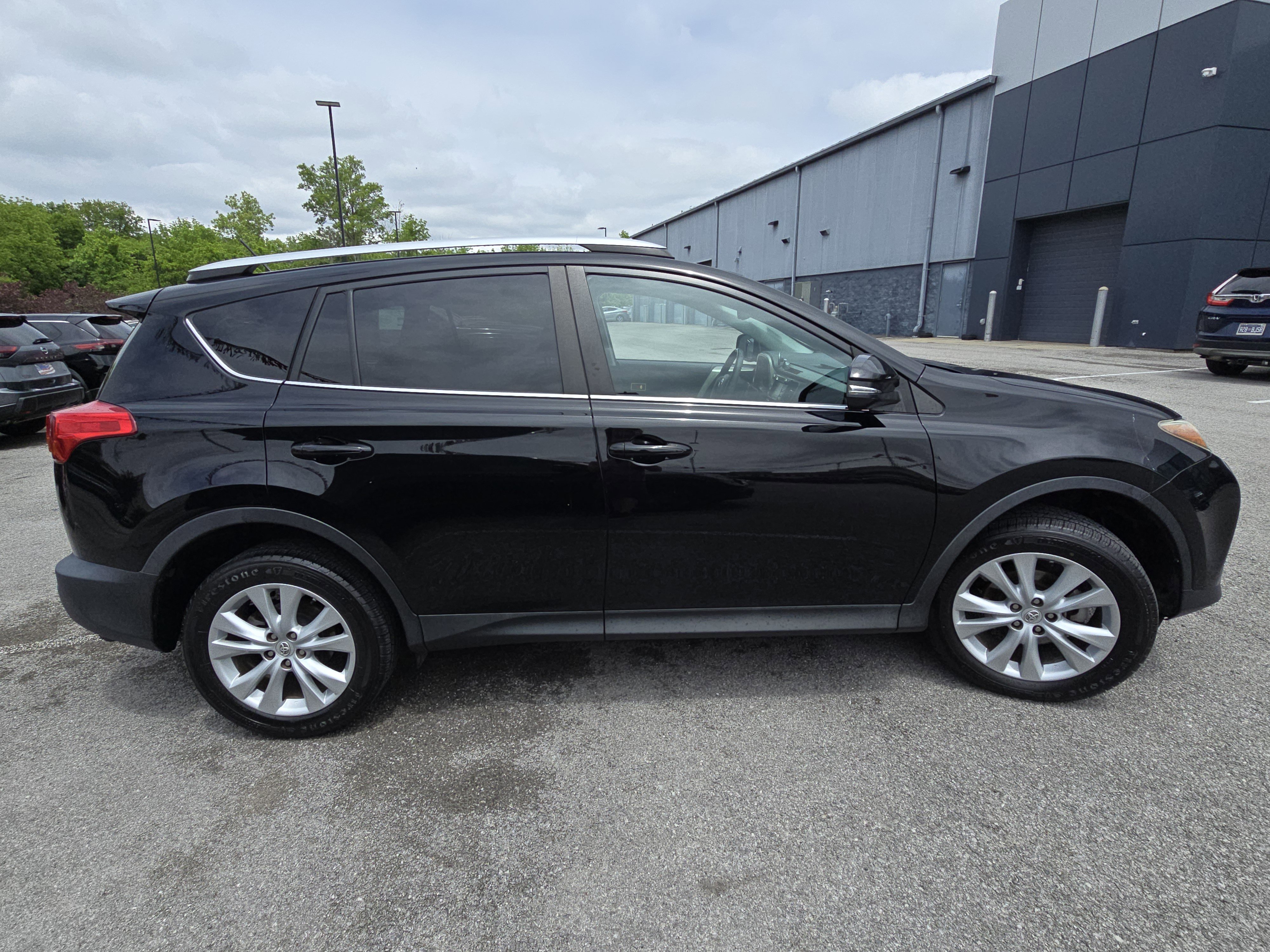 Used 2015 Toyota RAV4 Limited w/ Technology Package FWD image 14