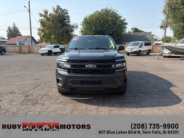 Used 2024 Ford Expedition XLT AWD/4WD image 2
