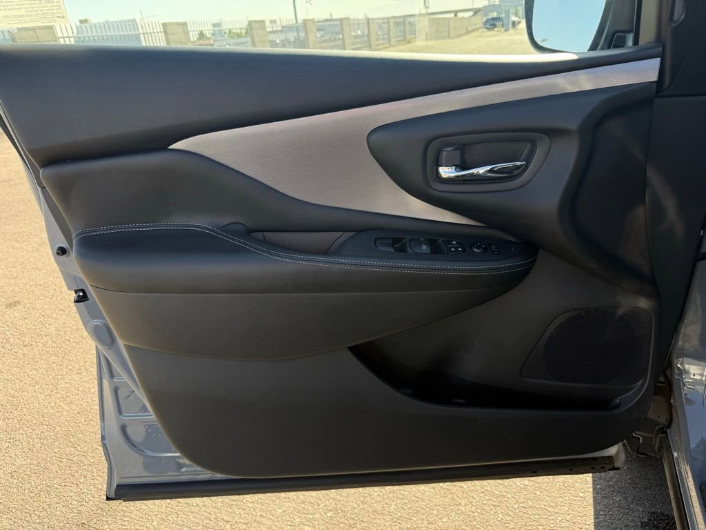 Certified 2024 Nissan Murano SV w/ SV Midnight Edition Package image 19