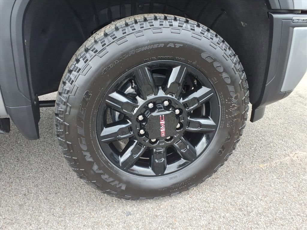 New 2026 GMC Sierra 2500 AT4 w/ AT4 Premium Plus Package AWD/4WD image 9