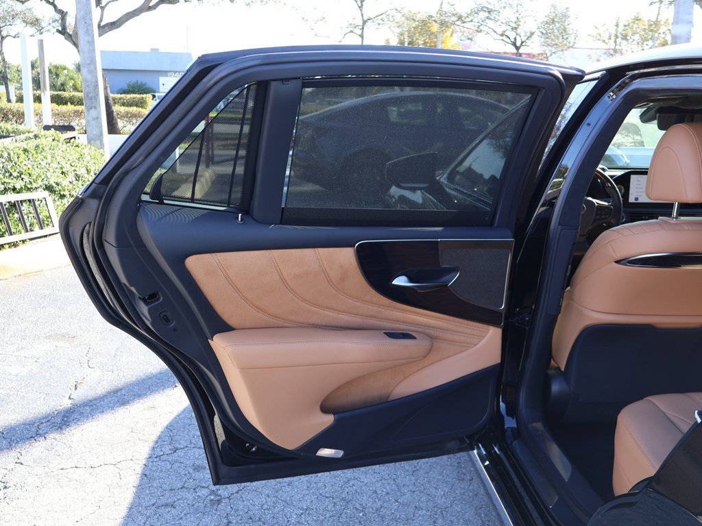 Used 2023 Lexus LS 500 w/ Luxury Package image 29