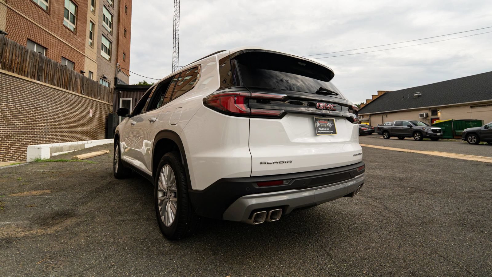 Used 2026 GMC Acadia Elevation w/ Elevation Premium Package FWD image 6