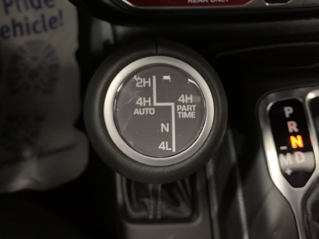 Used 2024 Jeep Wrangler Unlimited Rubicon AWD/4WD image 26