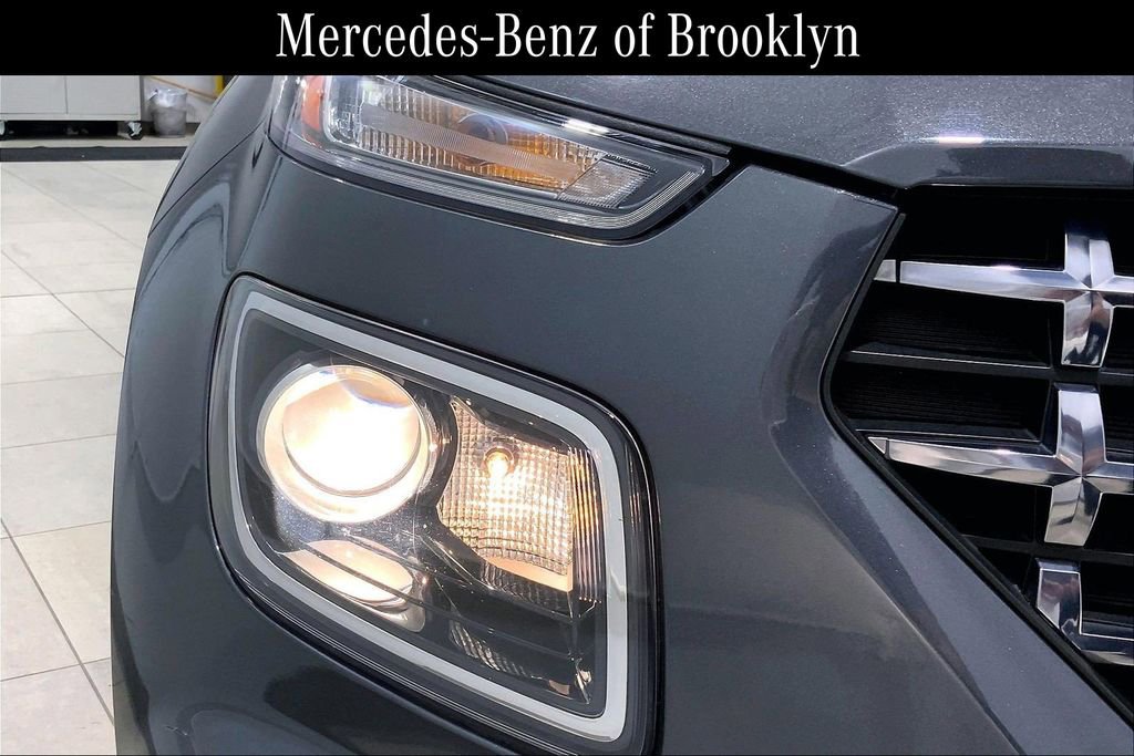 Used 2023 Hyundai Venue SEL FWD image 14