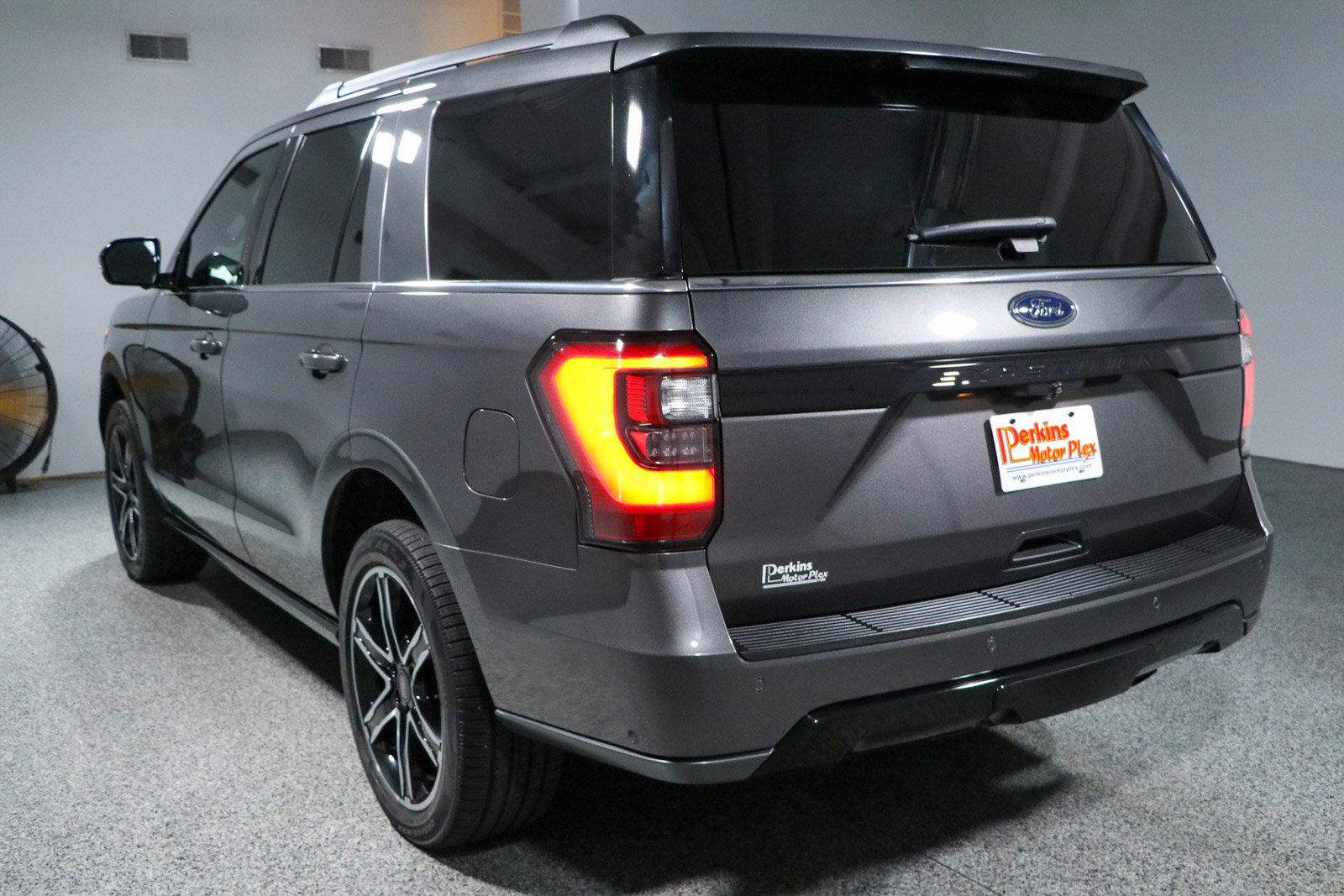 Used 2021 Ford Expedition Limited RWD image 9