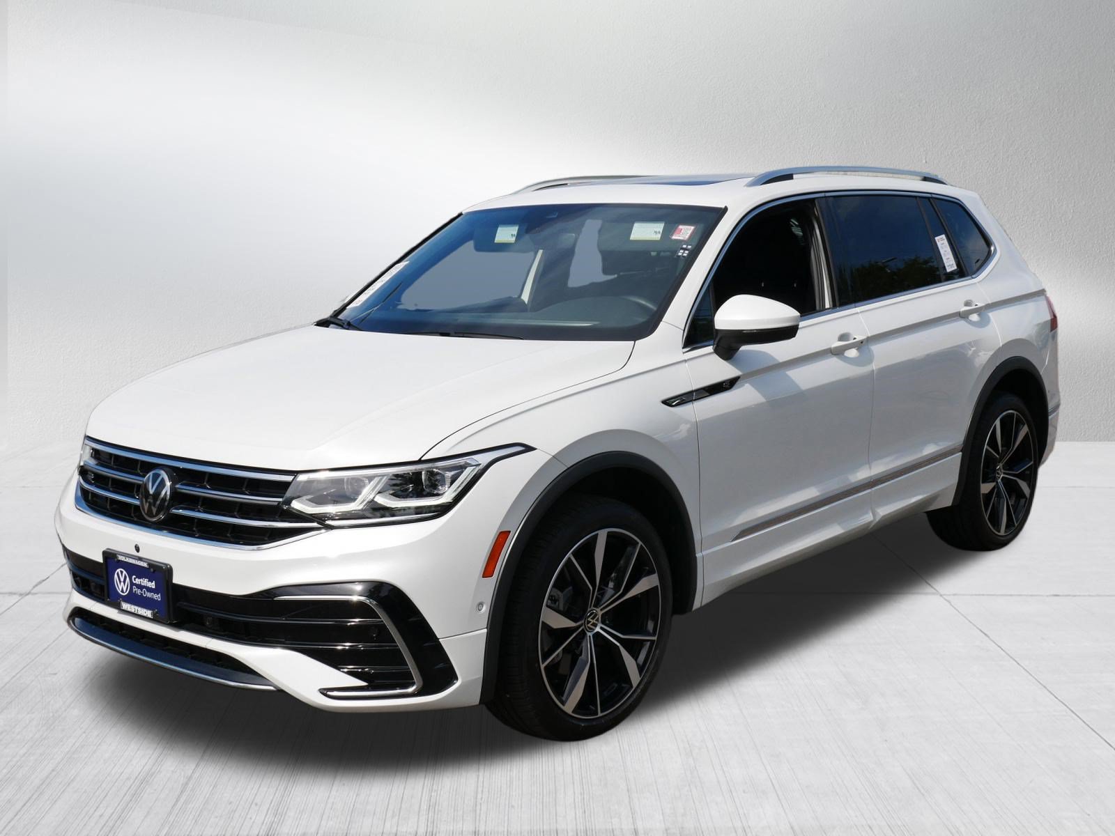 Certified 2024 Volkswagen Tiguan SEL R-Line AWD/4WD image 3