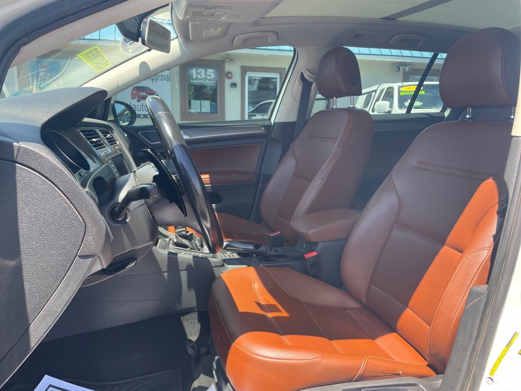 Used 2017 Volkswagen Golf Alltrack SE image 28