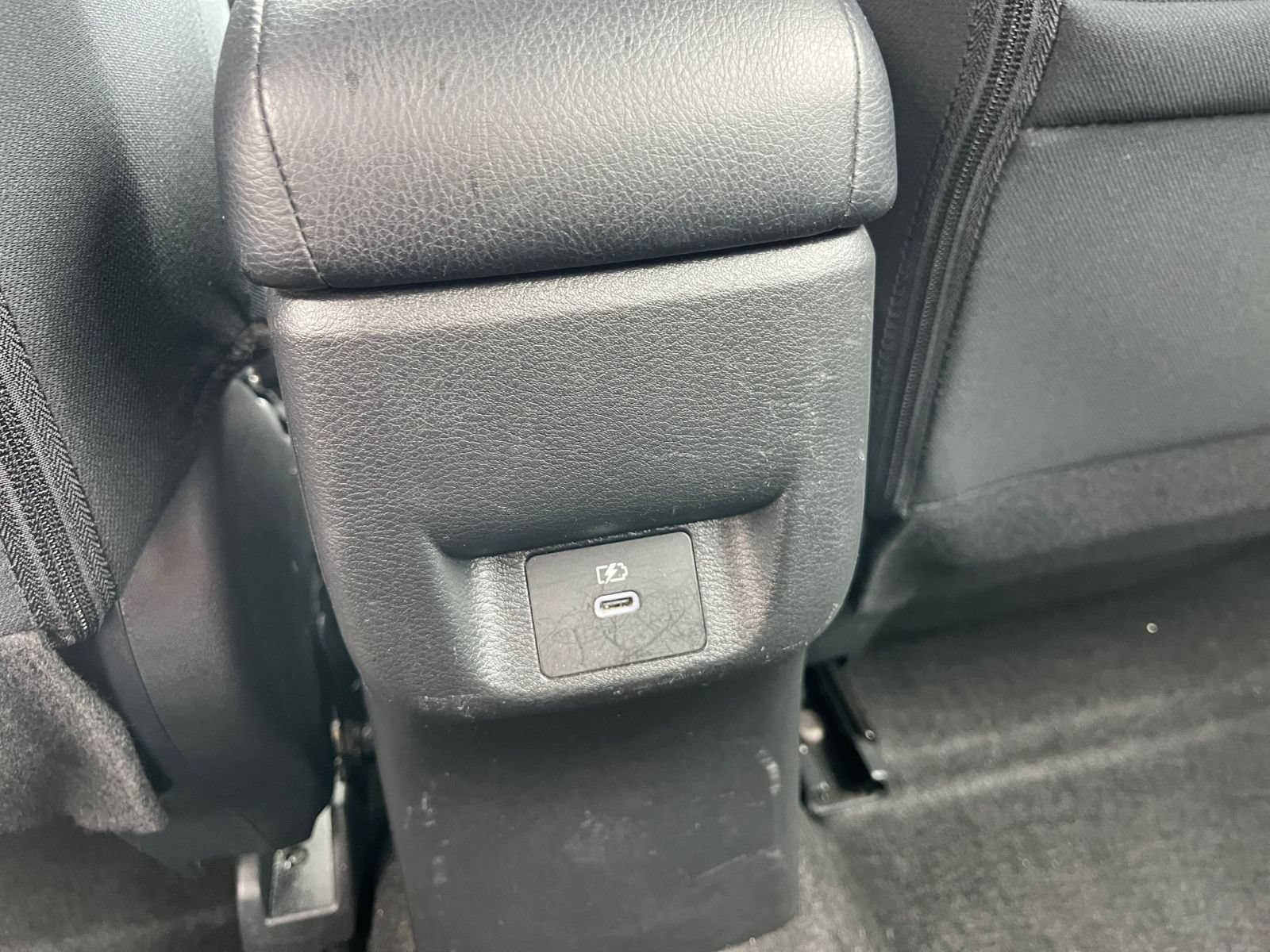 Used 2025 Nissan Versa SV FWD image 22