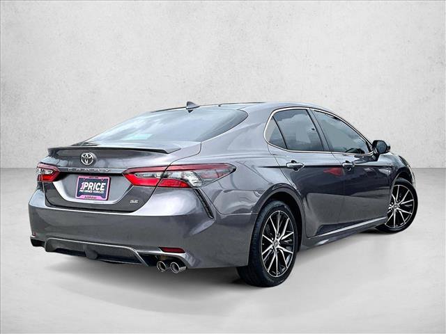 Used 2022 Toyota Camry SE w/ Audio Upgrade Package FWD image 2