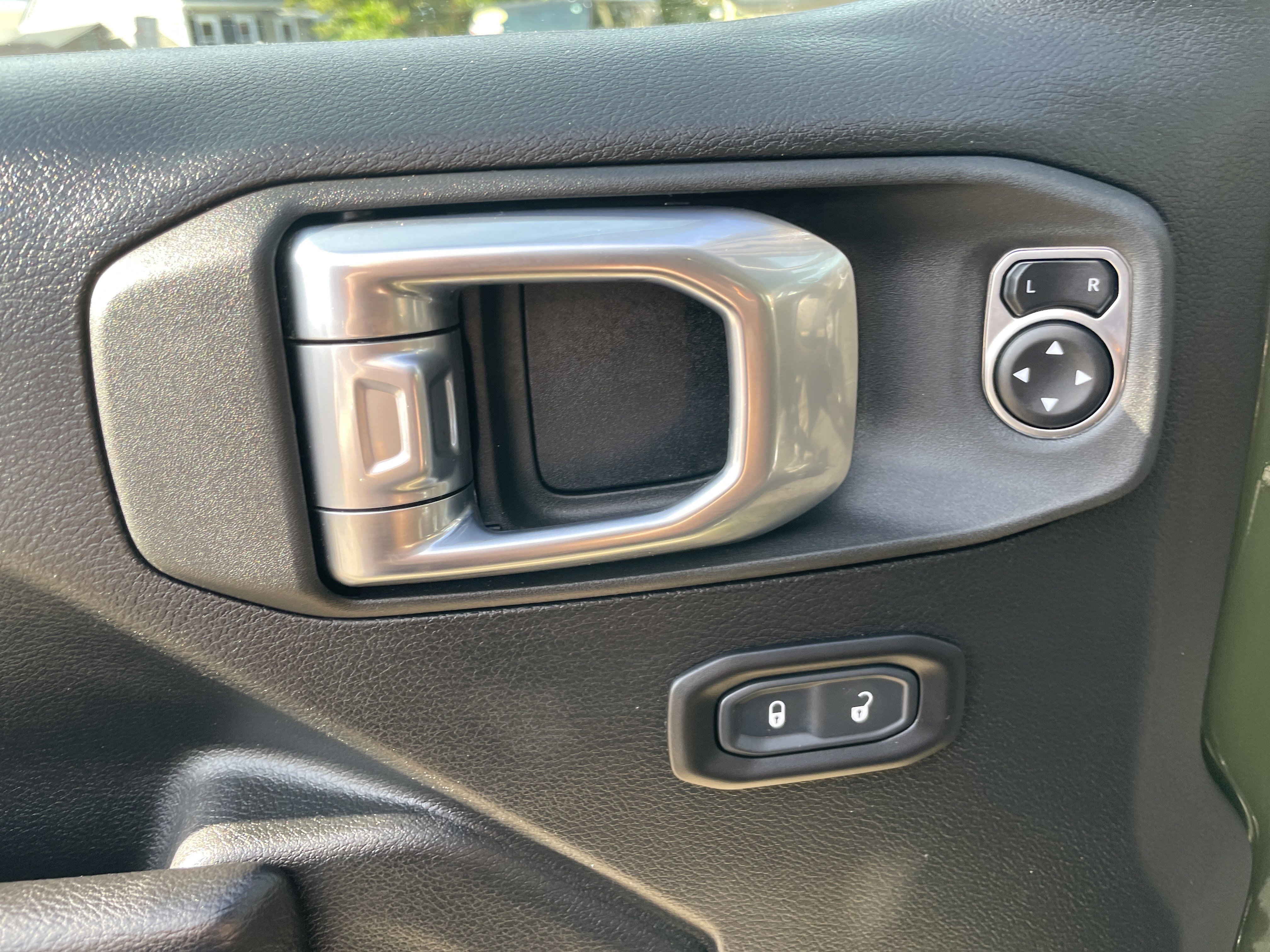Certified 2024 Jeep Wrangler Sport S image 30
