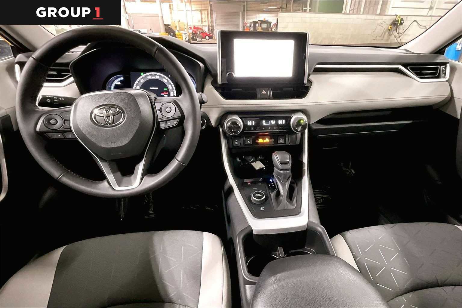 Used 2025 Toyota RAV4 XLE image 15