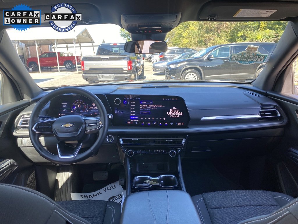 Used 2025 Chevrolet Traverse LT image 24