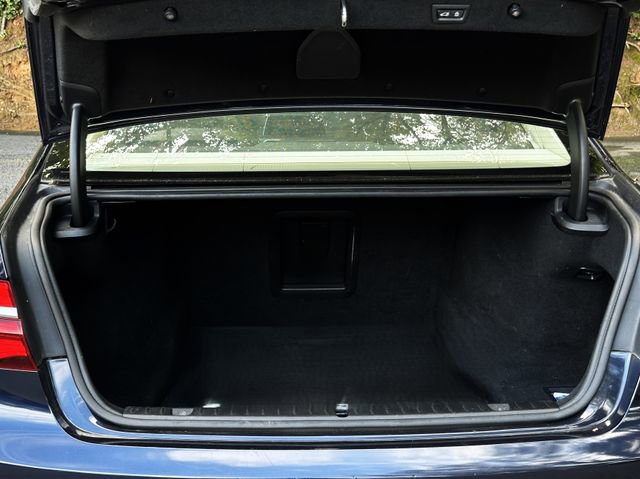 Used 2017 BMW 740i image 38