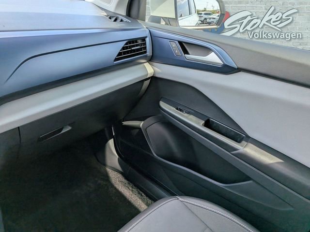 Used 2023 Volkswagen Taos SE w/ Panoramic Sunroof Package image 17