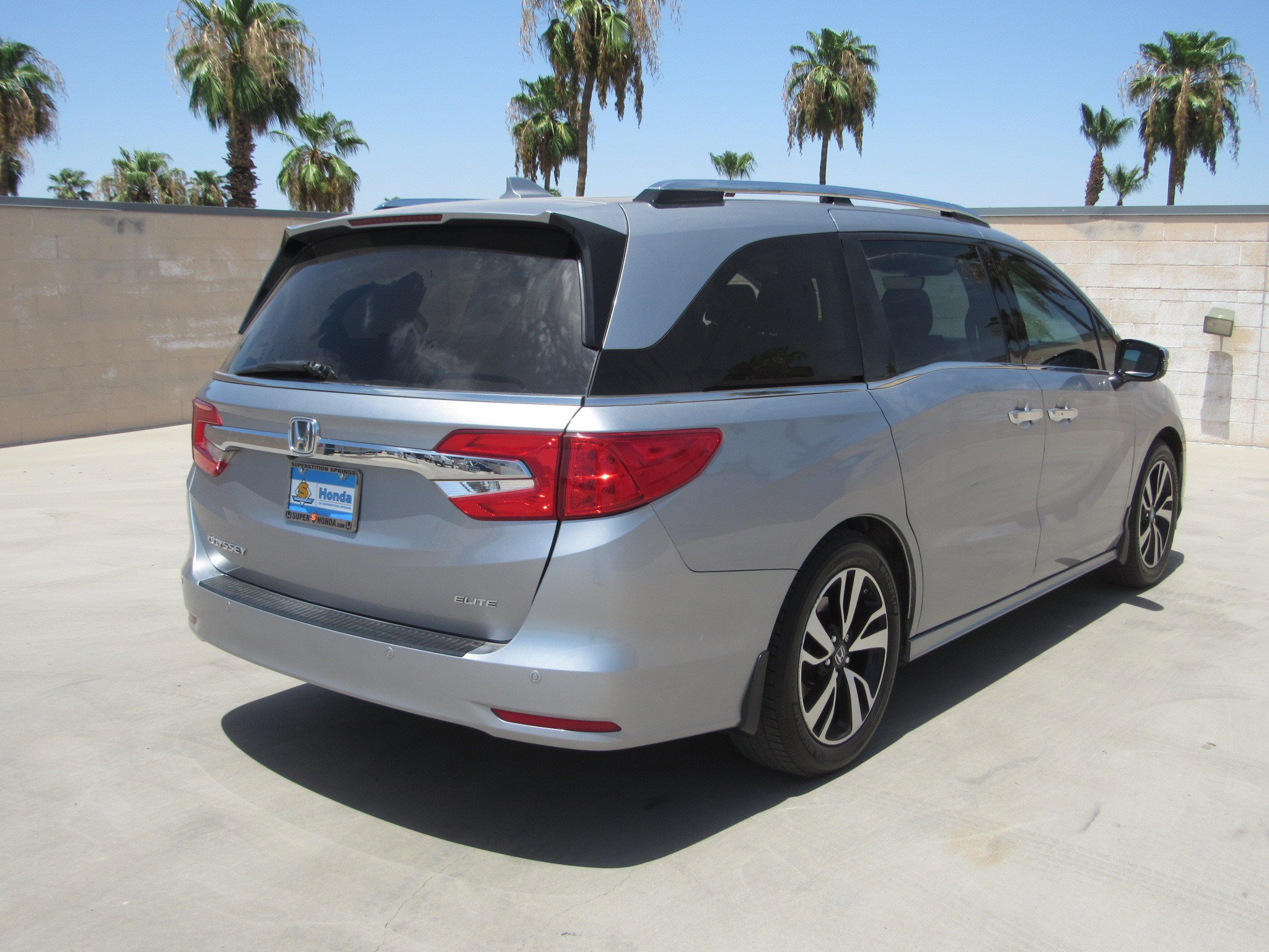 Used 2018 Honda Odyssey Elite image 5