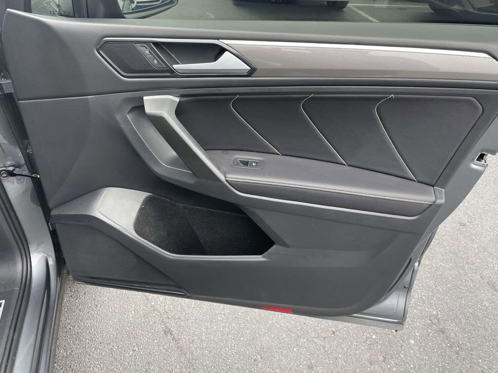 Used 2024 Volkswagen Tiguan SE R-Line w/ MDO Package, Three-Row image 47