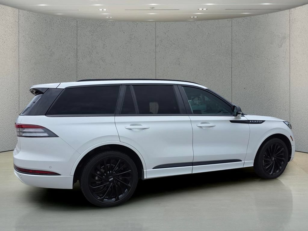 Used 2024 Lincoln Aviator Reserve w/ Equipment Group 201A AWD/4WD image 4
