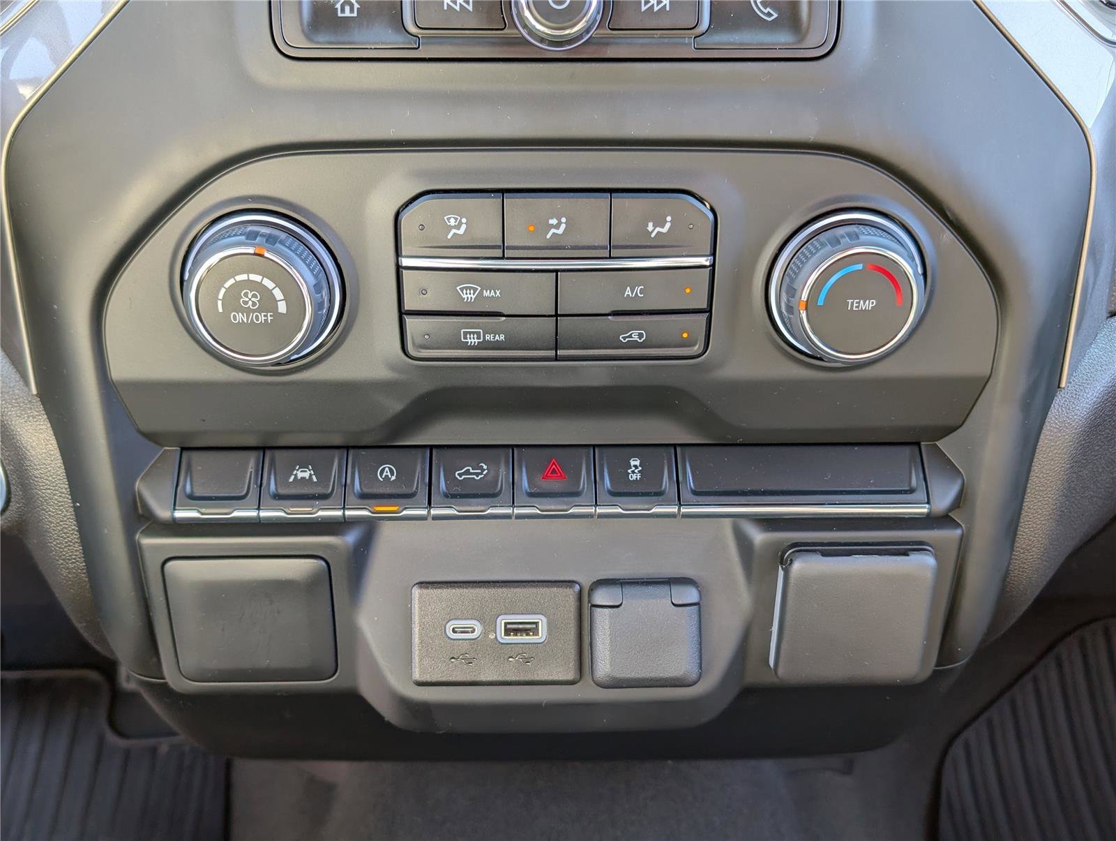 Used 2024 Chevrolet Silverado 1500 Custom image 24