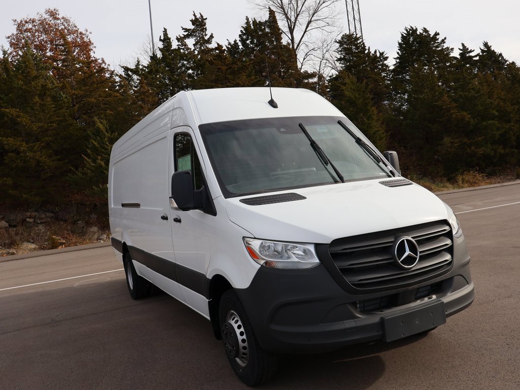 Used 2024 Mercedes-Benz Sprinter 3500 image 5