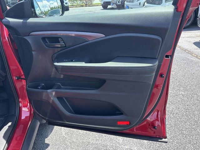 Used 2025 Honda Ridgeline Sport image 6