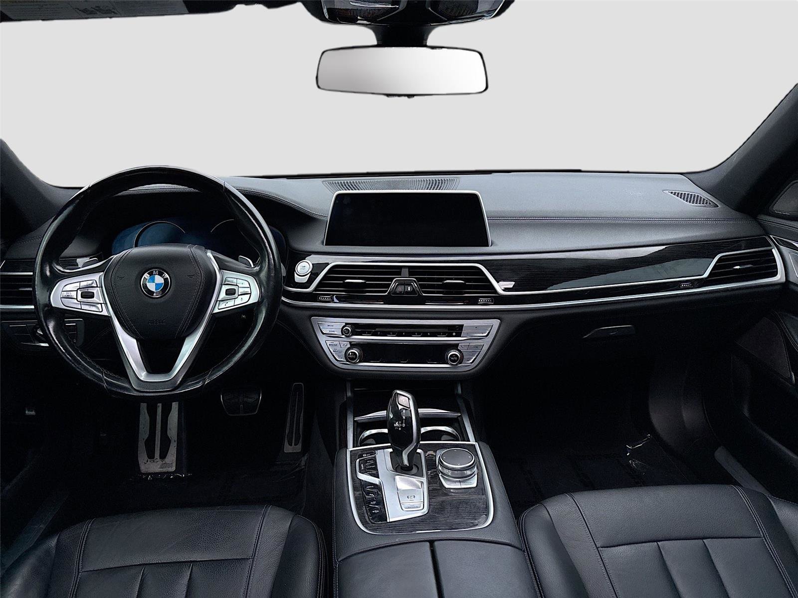 Used 2019 BMW 740e xDrive w/ M Sport Package image 26