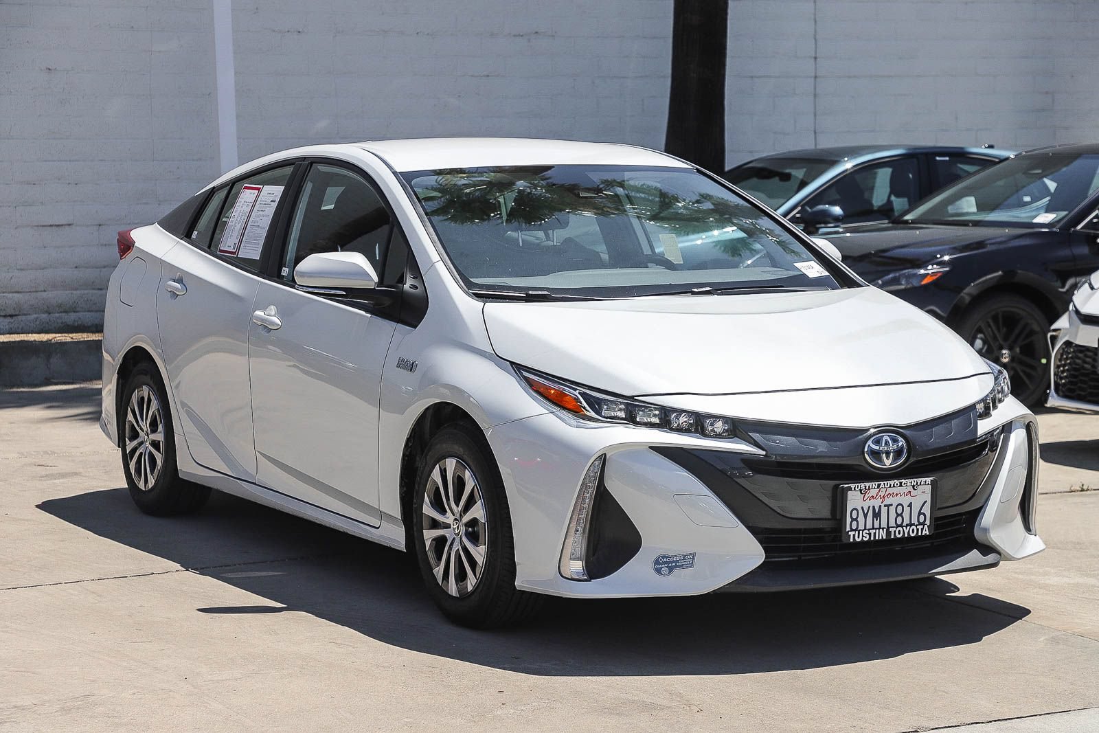 Certified 2022 Toyota Prius Prime XLE FWD image 3