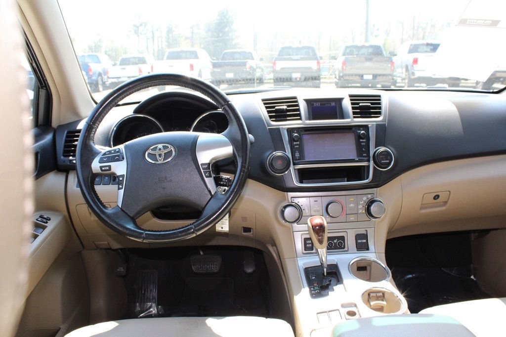 Used 2013 Toyota Highlander SE AWD/4WD image 13