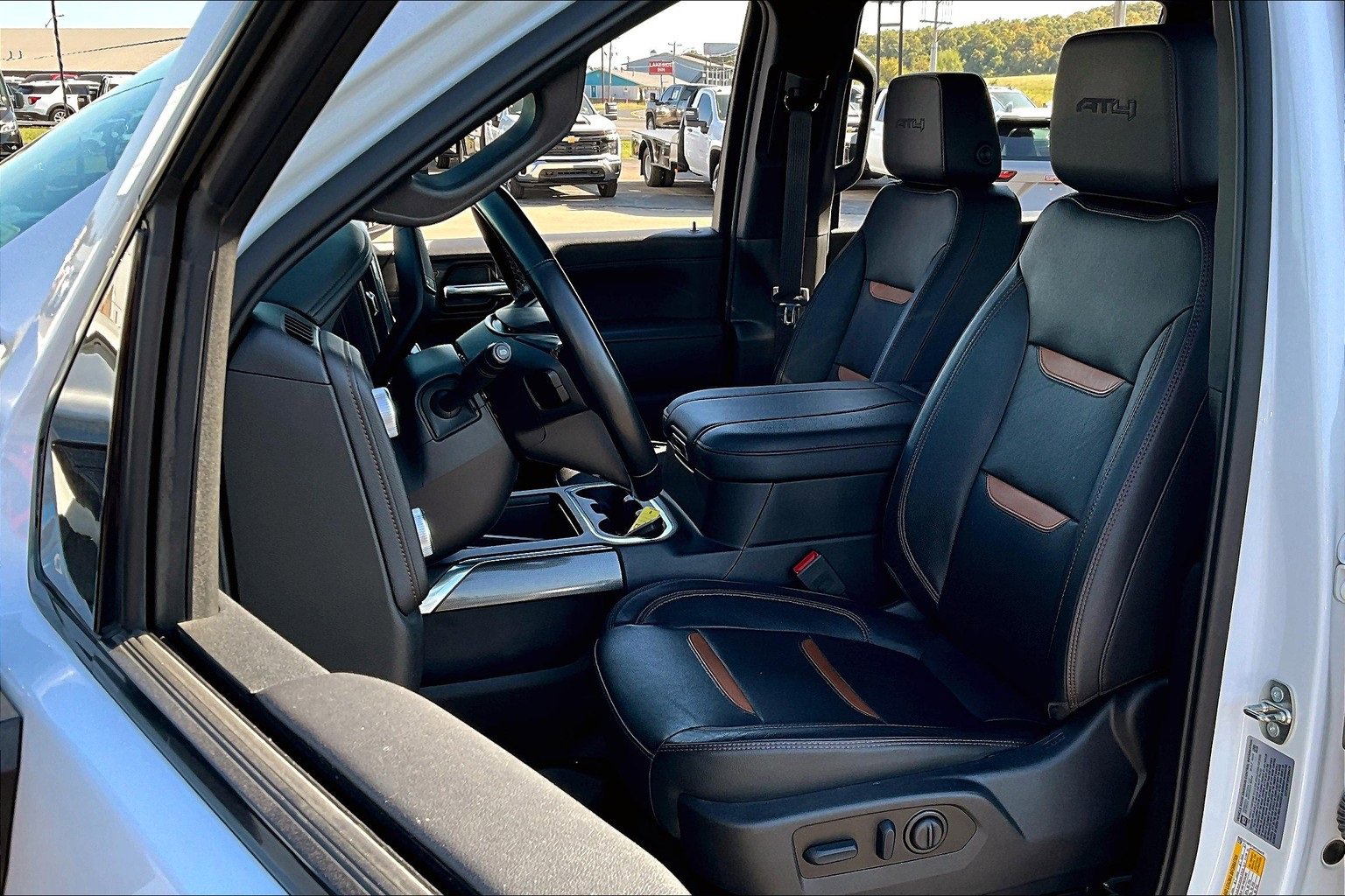 Used 2023 GMC Sierra 2500 AT4 w/ AT4 Premium Plus Package image 27