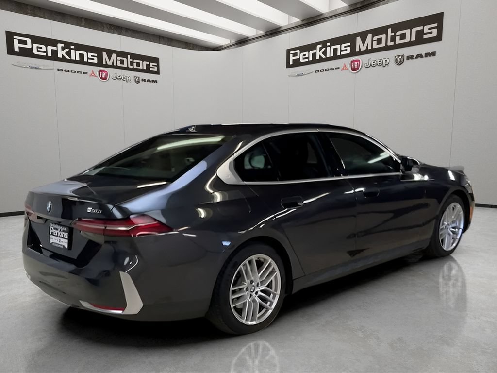 Used 2024 BMW 530i xDrive AWD/4WD image 5