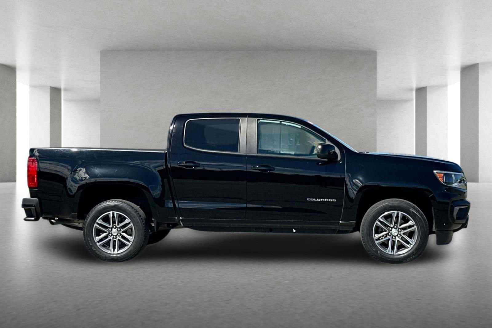 Used 2022 Chevrolet Colorado LT w/ LT Convenience Package image 3