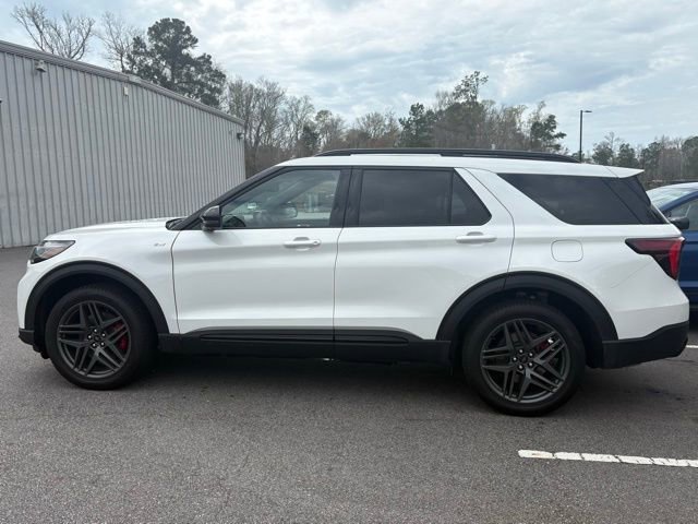 New 2026 Ford Explorer ST-Line w/ ST-Line Street Pack AWD/4WD image 2