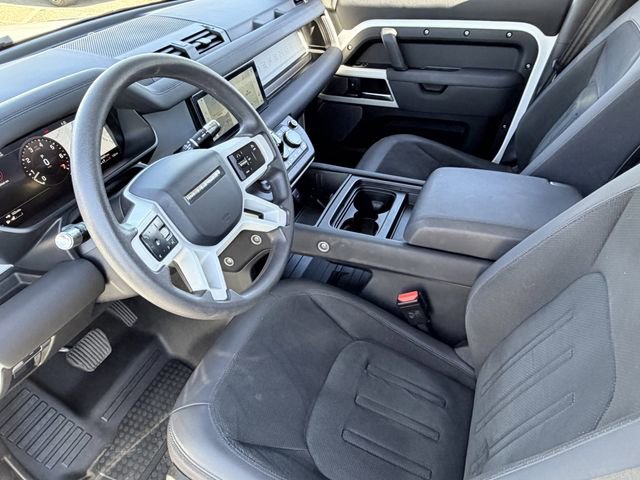 Used 2020 Land Rover Defender 110 SE image 5