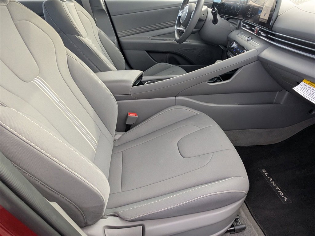 Certified 2024 Hyundai Elantra SEL w/ Convenience Package image 20