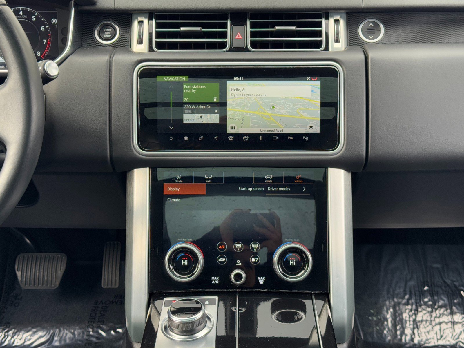 Used 2020 Land Rover Range Rover HSE image 25