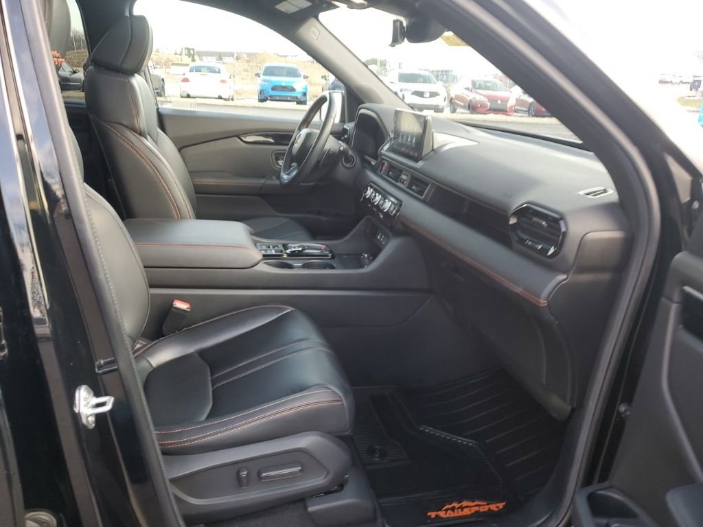 Certified 2023 Honda Pilot TrailSport image 34