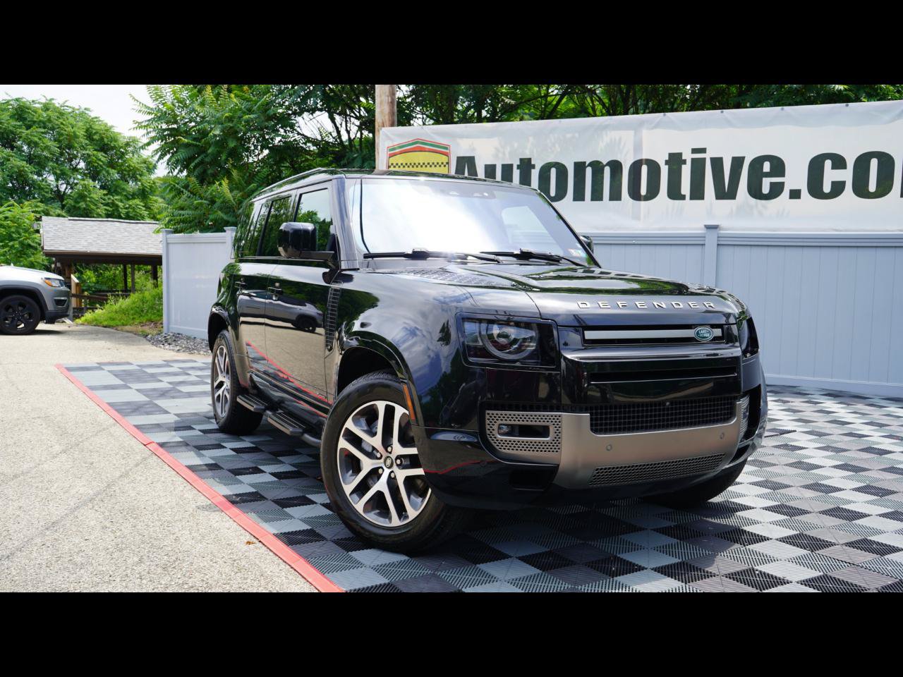Used 2021 Land Rover Defender 110 X-Dynamic SE AWD/4WD image 1