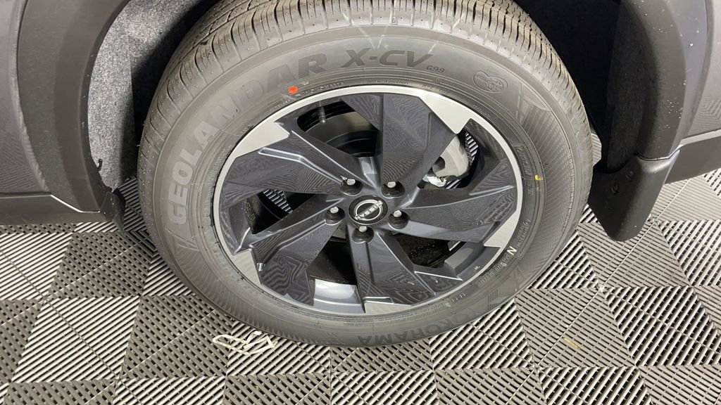 New 2025 Nissan Rogue SV image 31