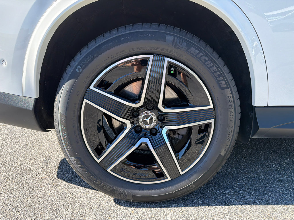 Used 2024 Mercedes-Benz GLC 300 4MATIC image 17