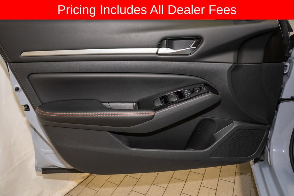Certified 2024 Nissan Altima 2.5 SR FWD image 11