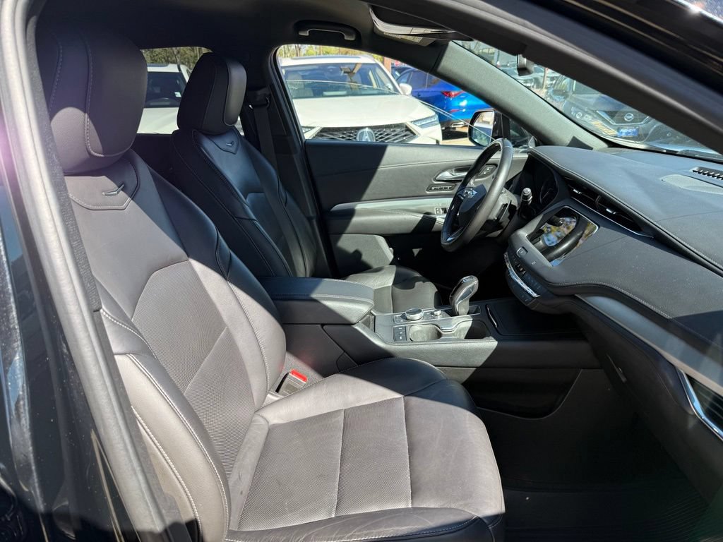 Used 2019 Cadillac XT4 Premium Luxury AWD/4WD image 16