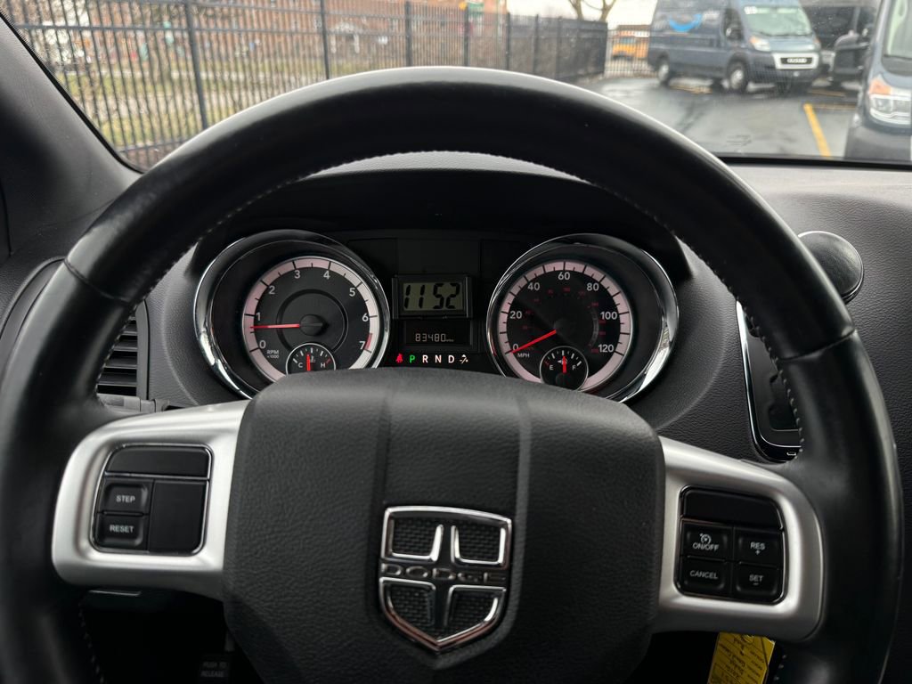 Used 2016 Dodge Grand Caravan SXT image 19