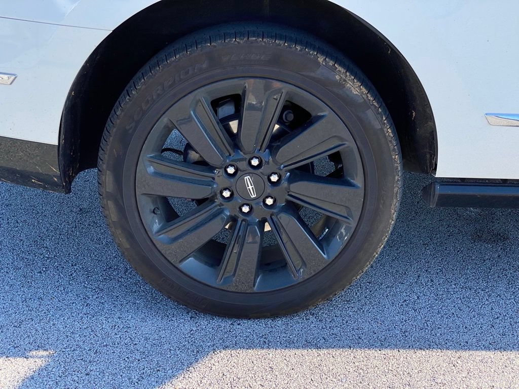 Used 2024 Lincoln Navigator Reserve AWD/4WD image 9