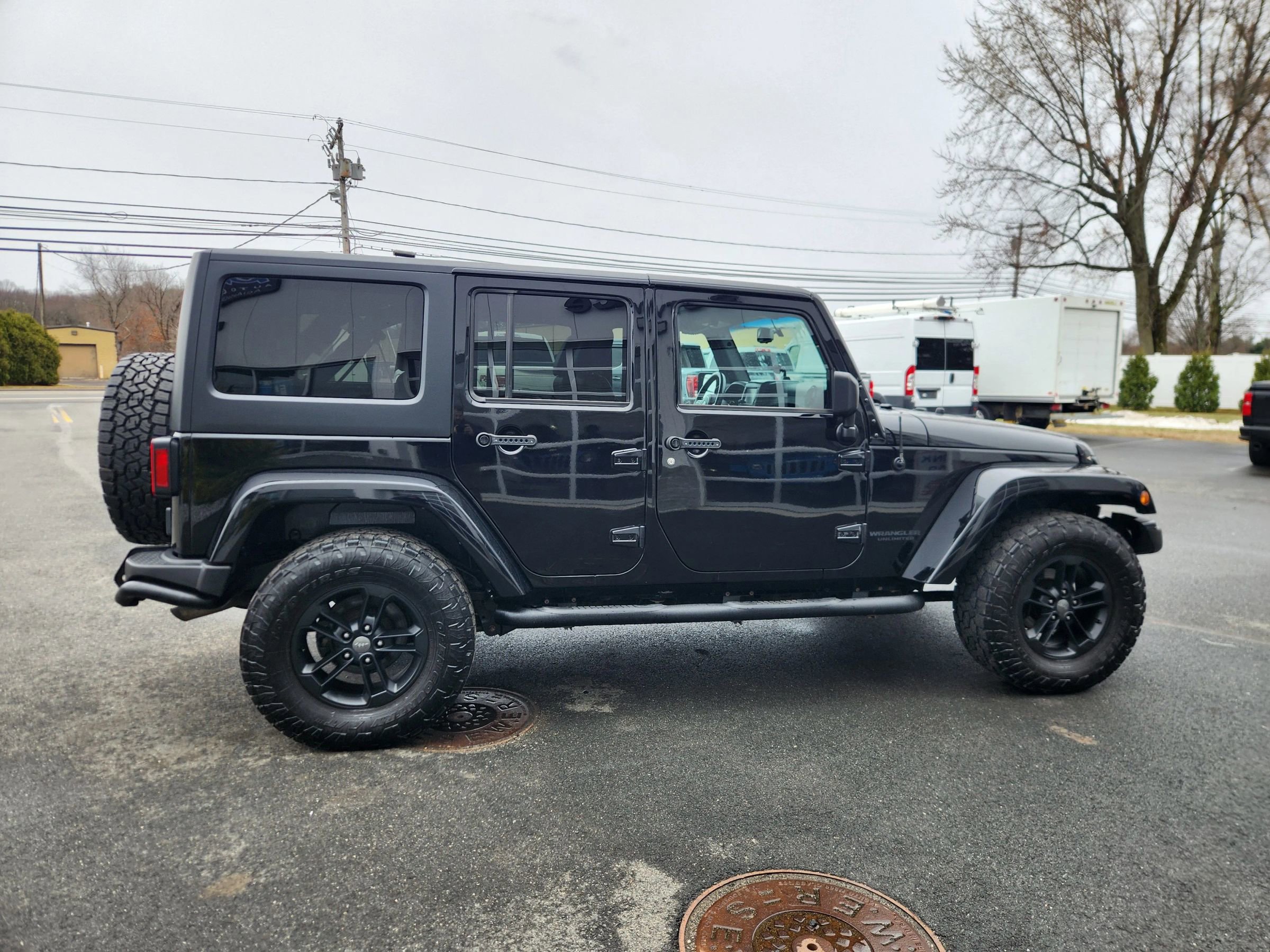 Used 2017 Jeep Wrangler Unlimited Sahara AWD/4WD image 21