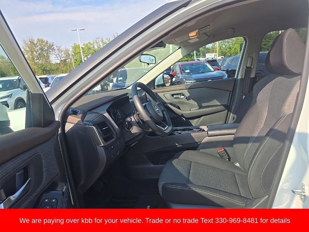 Used 2023 Nissan Rogue SV AWD/4WD image 9