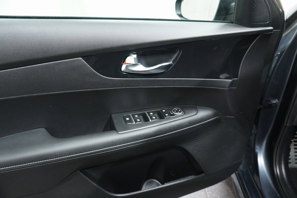 Used 2023 Kia Forte GT-Line w/ GT-Line Premium Package image 20