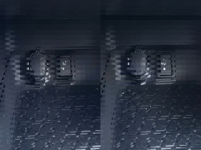 Used 2022 Toyota RAV4 XLE Premium image 23