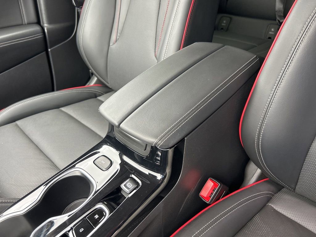 Used 2023 Buick Envision Essence w/ Sport Touring Package image 33