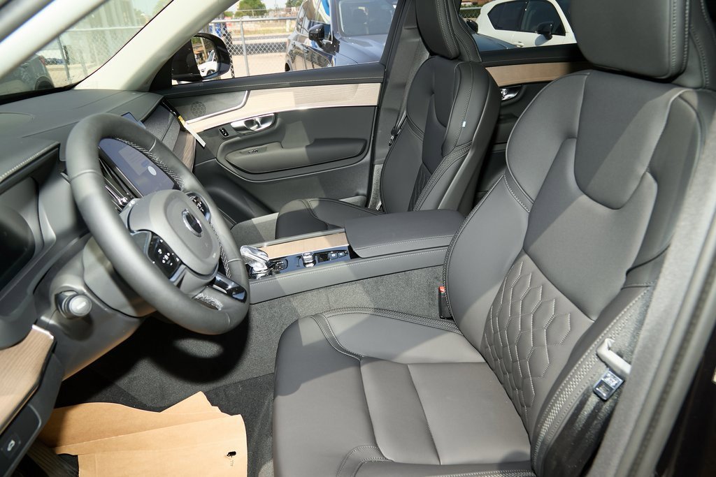 New 2025 Volvo XC90 B6 Plus w/ Protection Package image 12